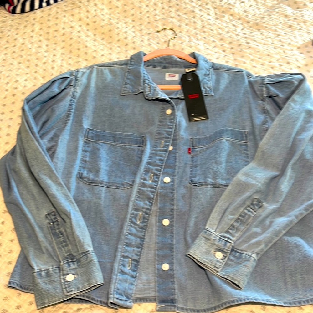 Levi’s denim button down size Large